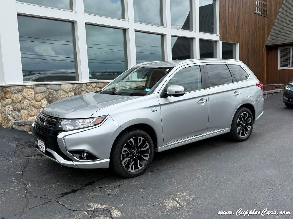 2018 Mitsubishi Outlander Image 11
