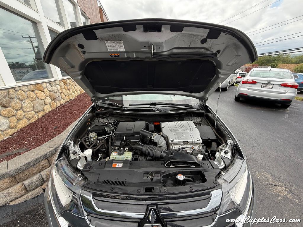 2018 Mitsubishi Outlander Image 14