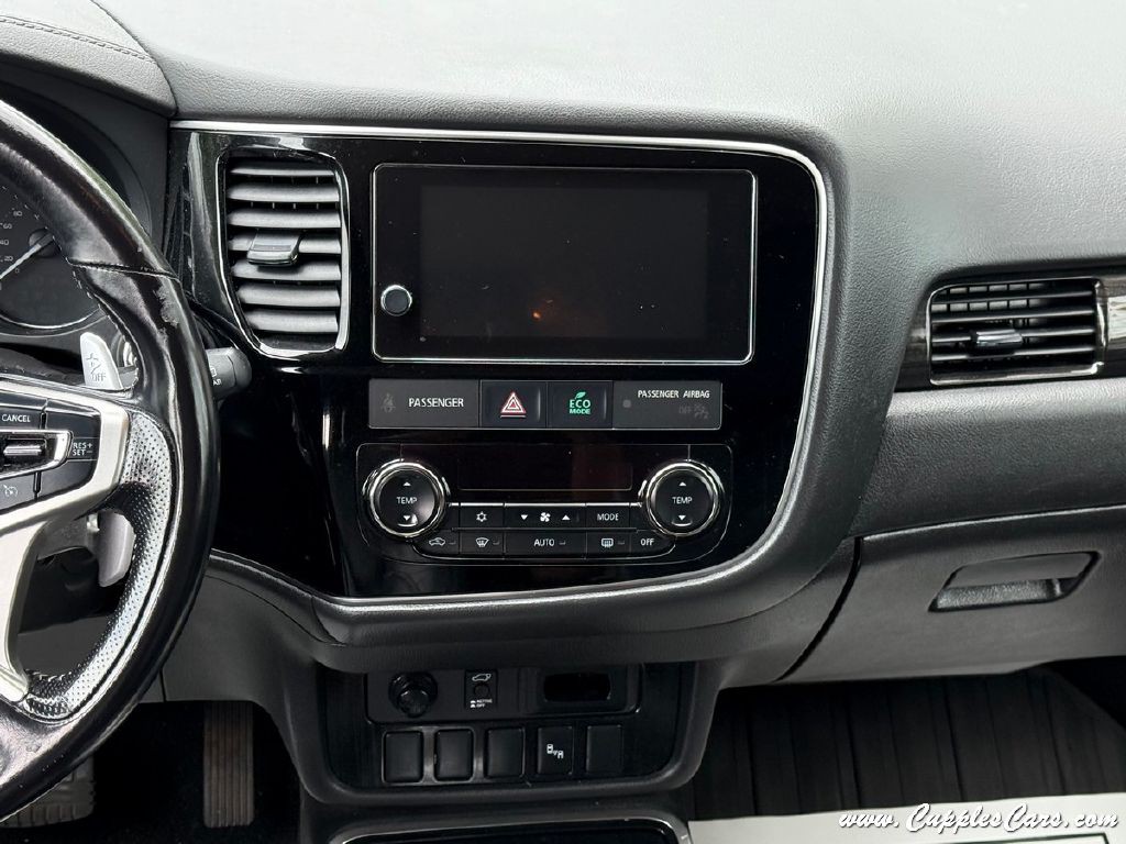 2018 Mitsubishi Outlander Image 17