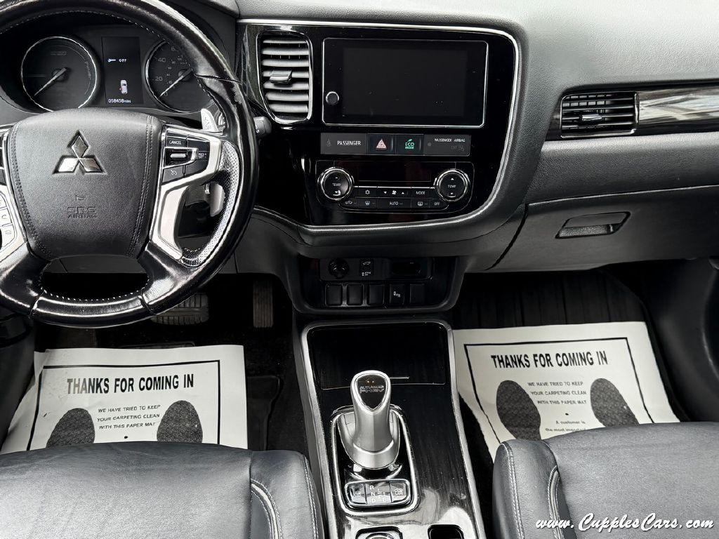 2018 Mitsubishi Outlander Image 18