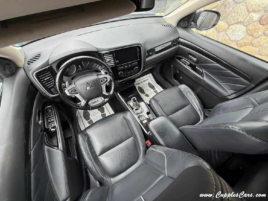 2018 Mitsubishi Outlander Image 21