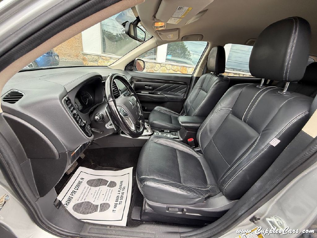 2018 Mitsubishi Outlander Image 23