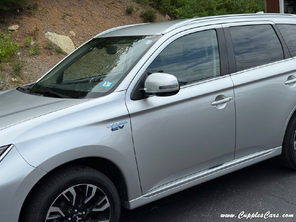 2018 Mitsubishi Outlander Image 34