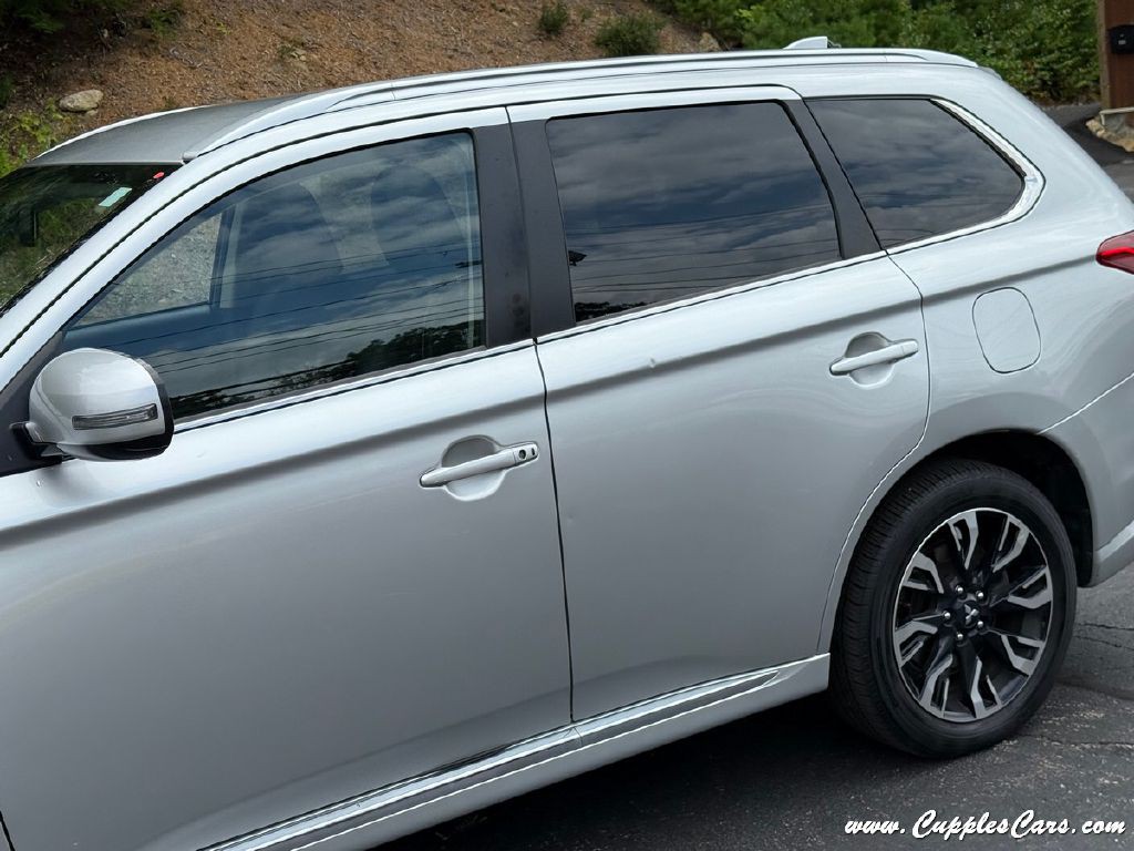 2018 Mitsubishi Outlander Image 35