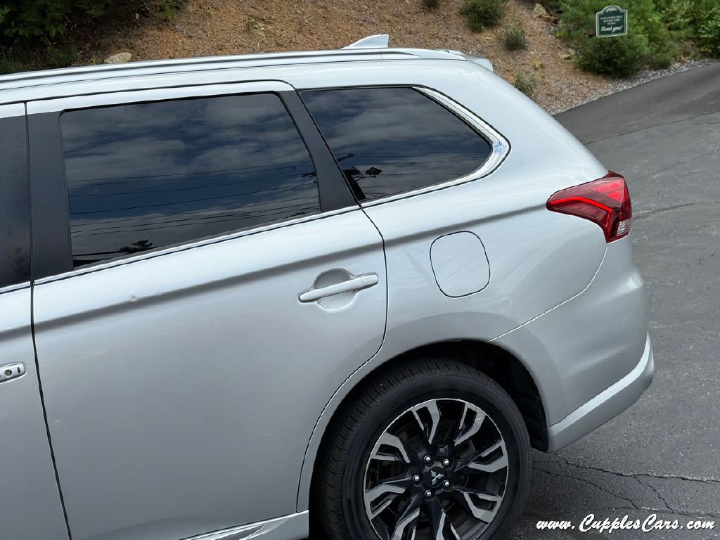 2018 Mitsubishi Outlander Image 36