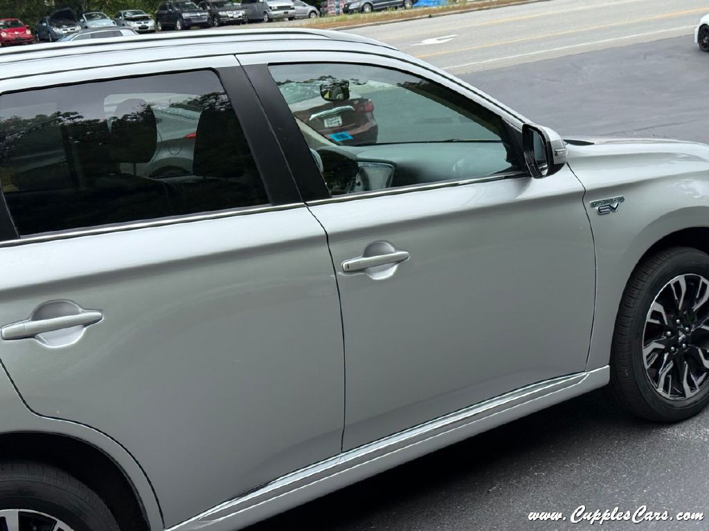 2018 Mitsubishi Outlander Image 40
