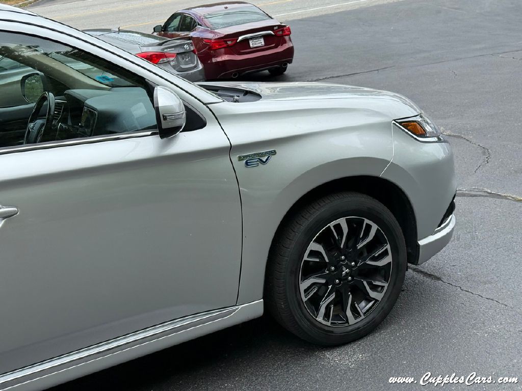 2018 Mitsubishi Outlander Image 41
