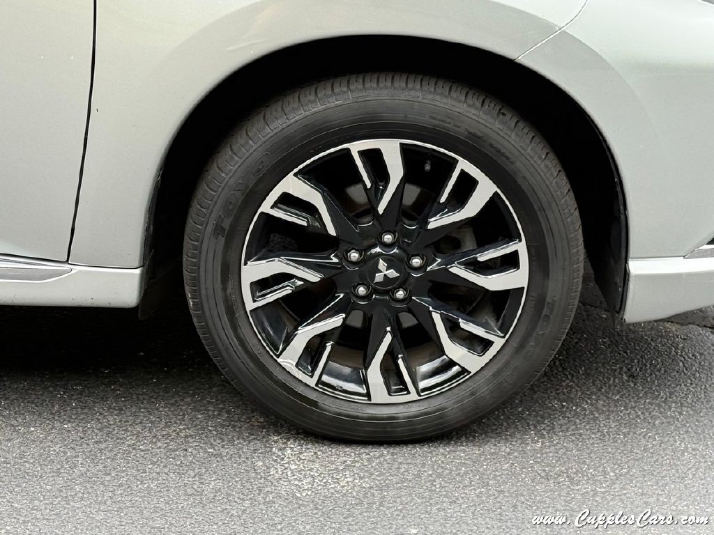 2018 Mitsubishi Outlander Image 42