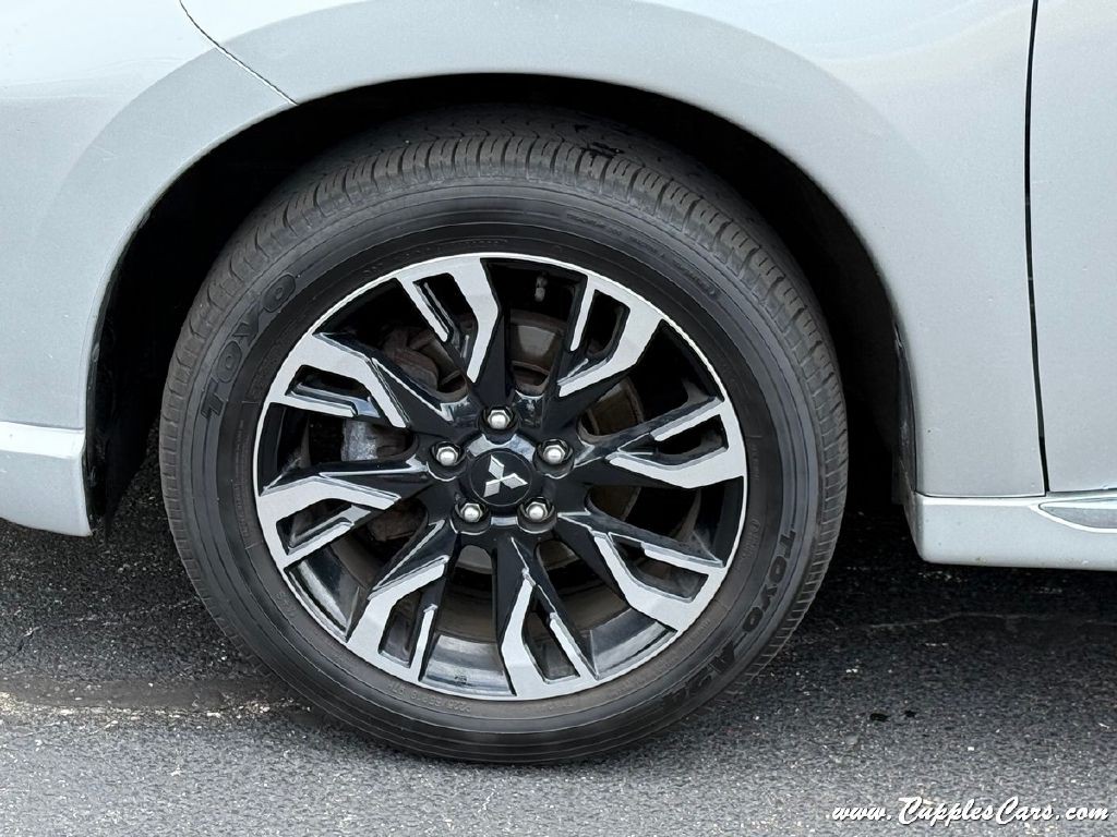 2018 Mitsubishi Outlander Image 45