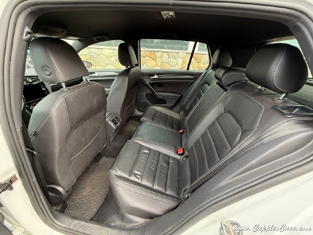 2016 Volkswagen Golf Image 22