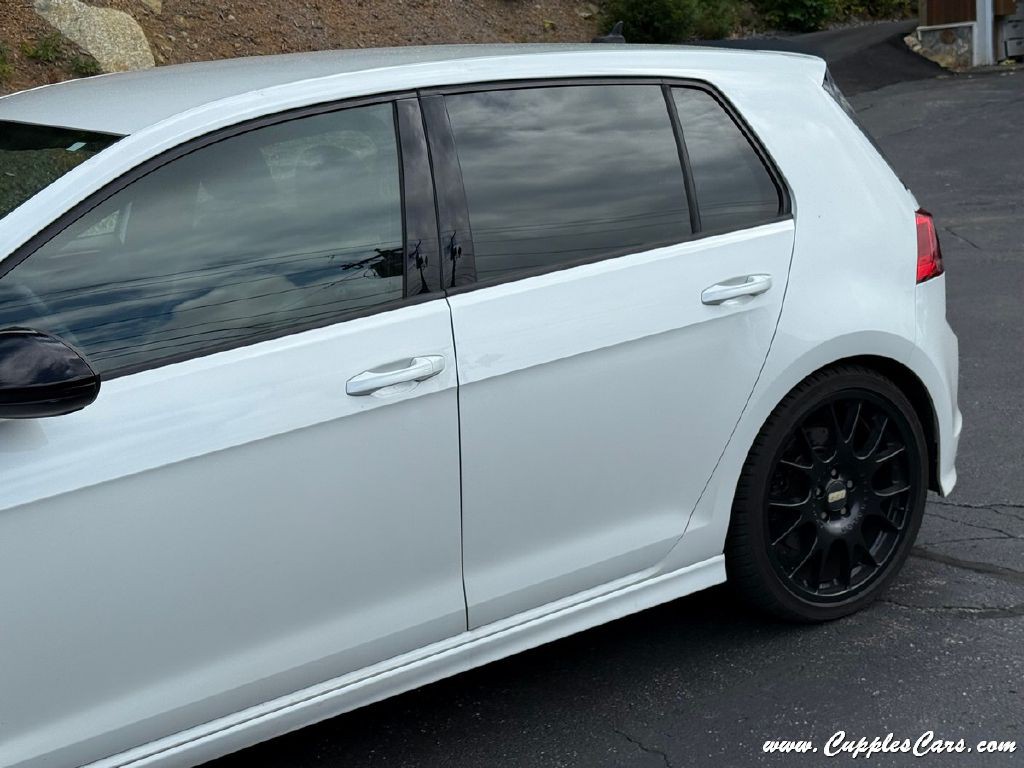 2016 Volkswagen Golf Image 33