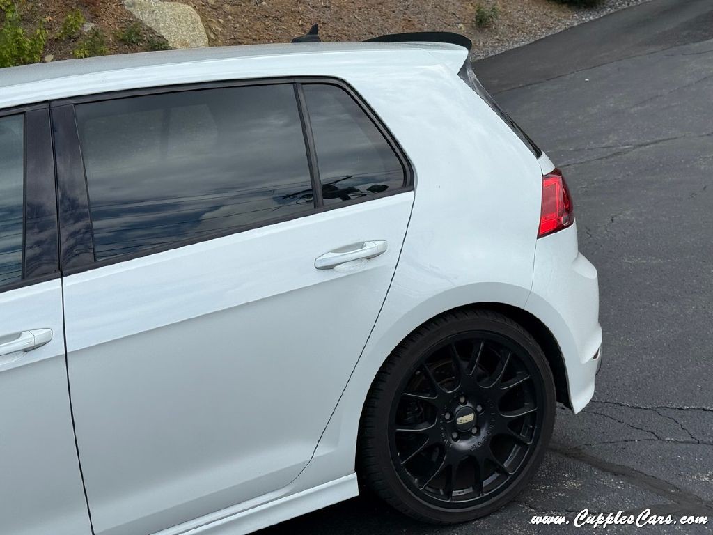2016 Volkswagen Golf Image 34
