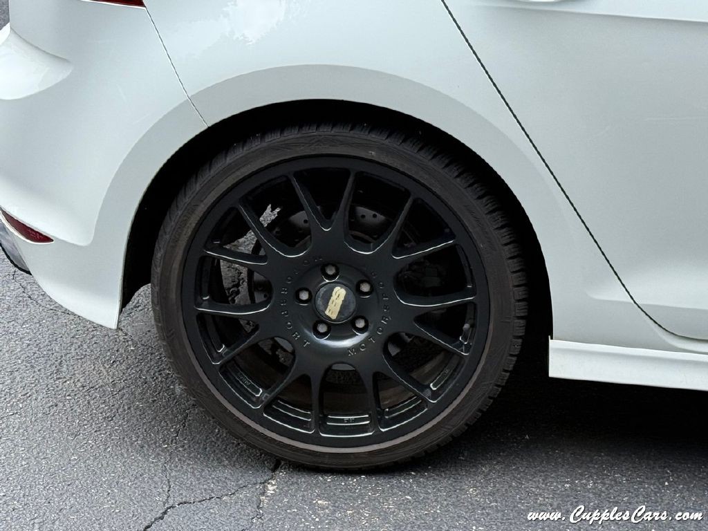 2016 Volkswagen Golf Image 40