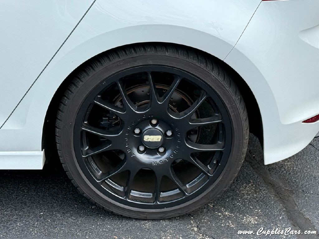 2016 Volkswagen Golf Image 41