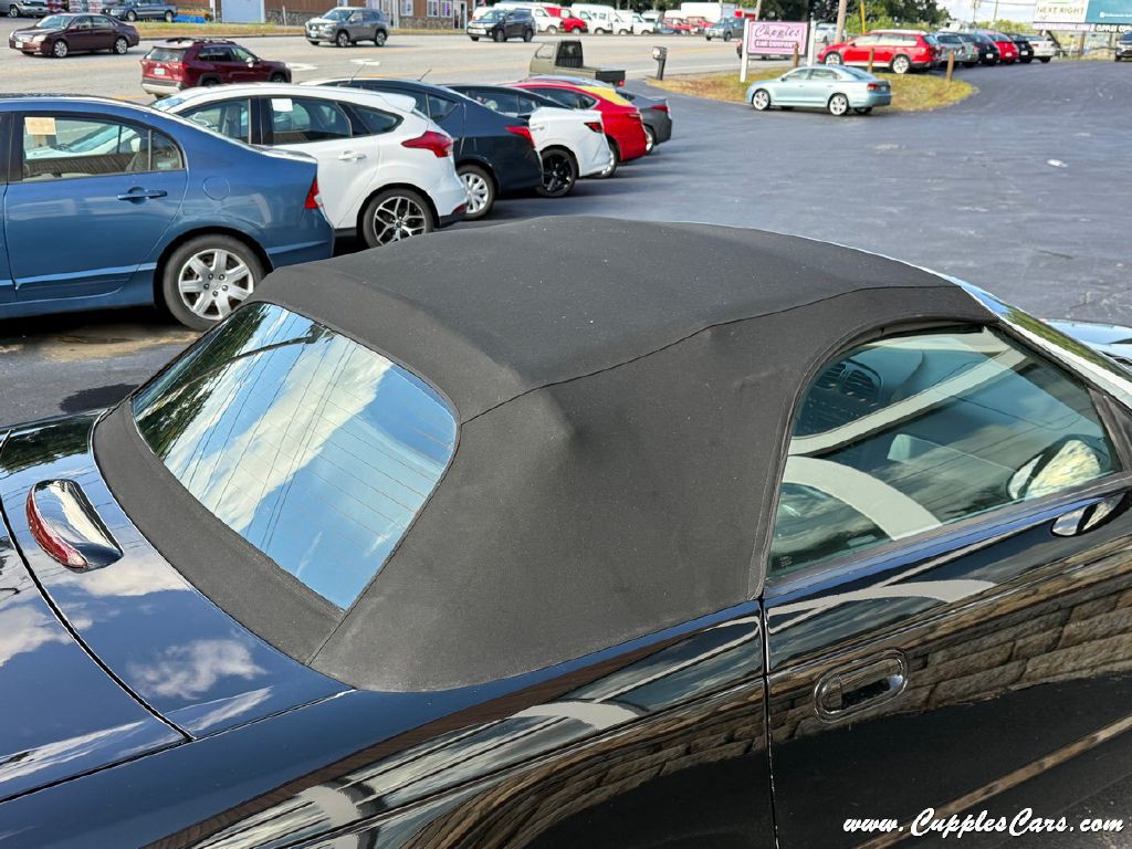2002 Ford Thunderbird Image 16