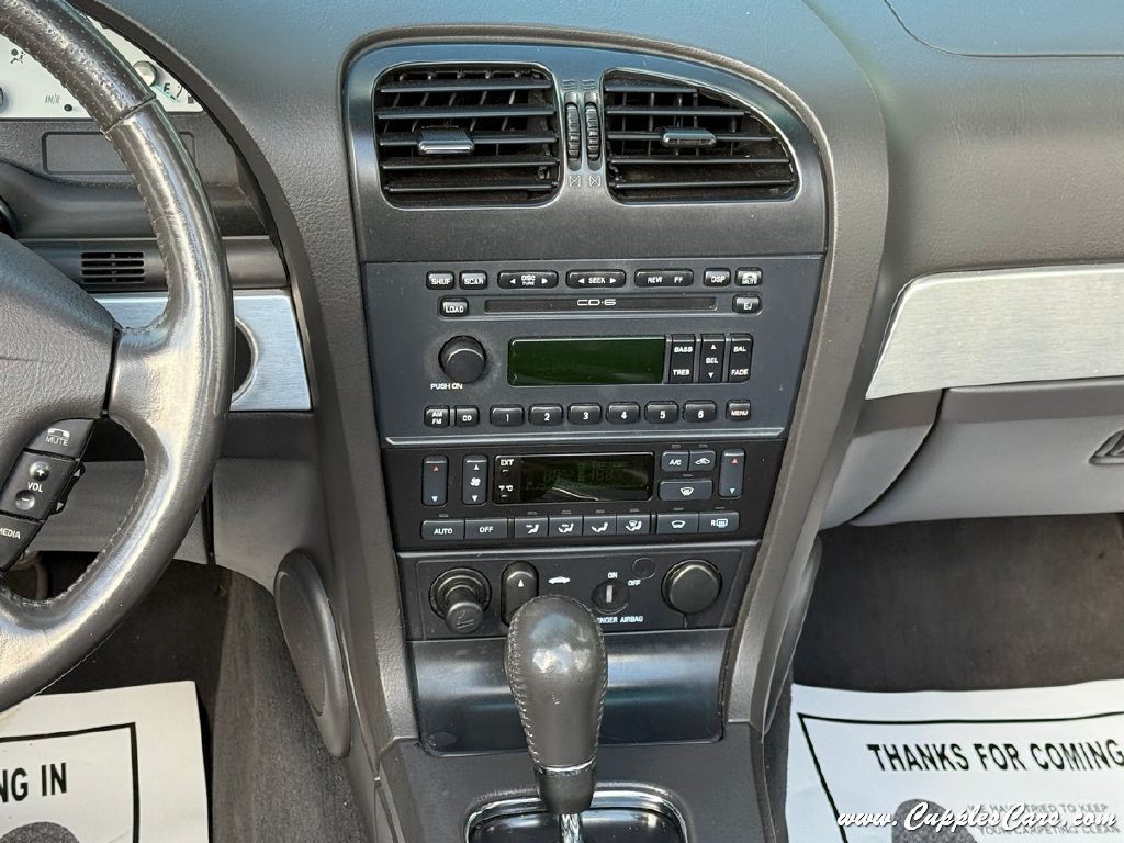 2002 Ford Thunderbird Image 21