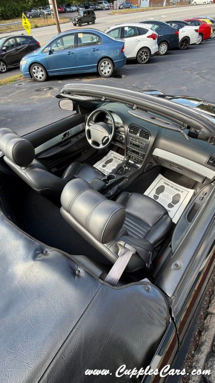 2002 Ford Thunderbird Image 30