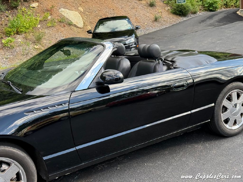2002 Ford Thunderbird Image 35