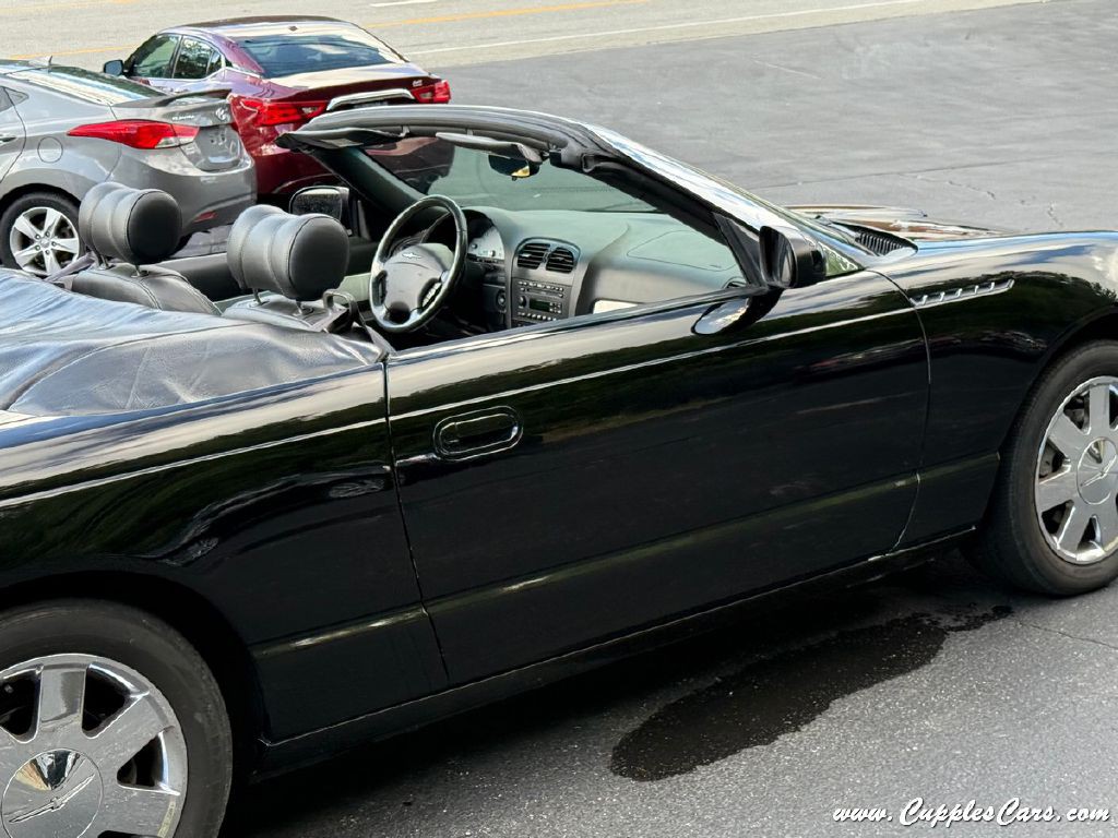 2002 Ford Thunderbird Image 39