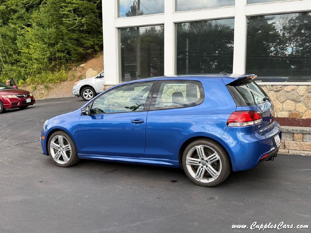 2012 Volkswagen Golf Image 2