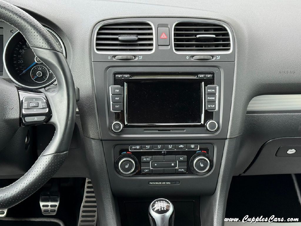 2012 Volkswagen Golf Image 17