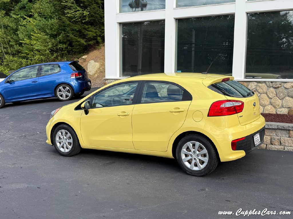 2016 Kia Rio Image 2