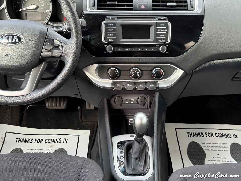 2016 Kia Rio Image 17
