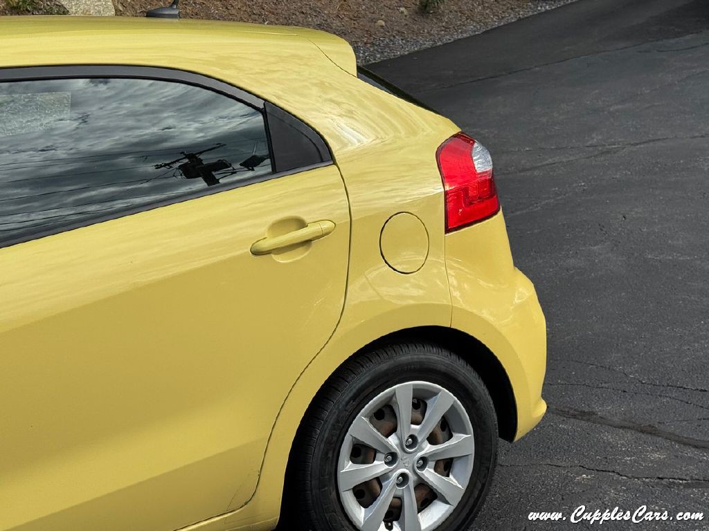 2016 Kia Rio Image 32