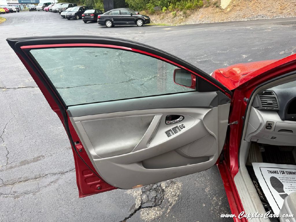 2010 Toyota Camry Image 5