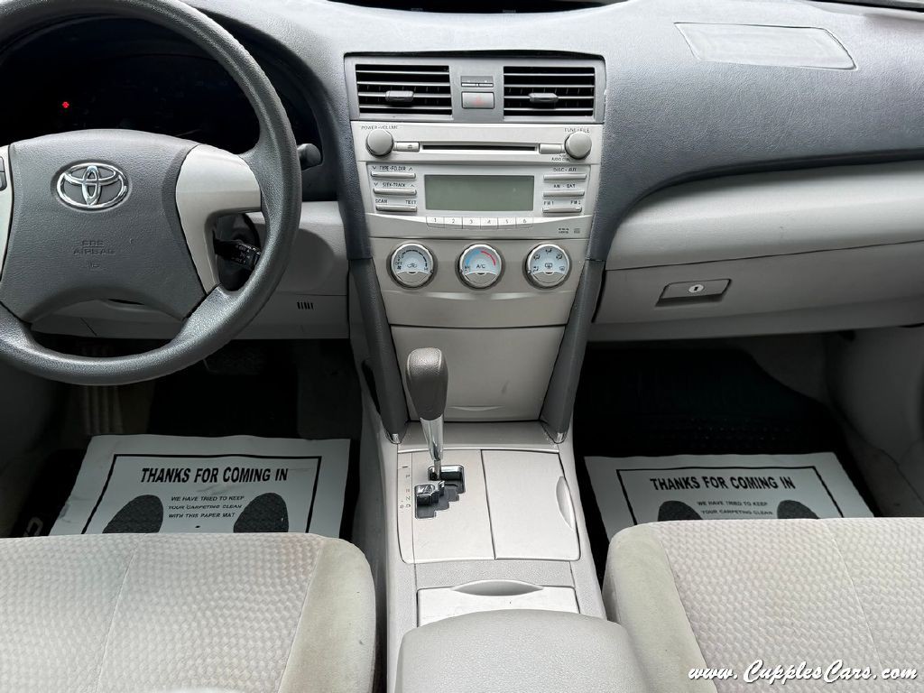 2010 Toyota Camry Image 19