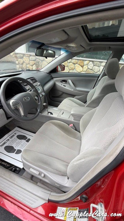 2010 Toyota Camry Image 28