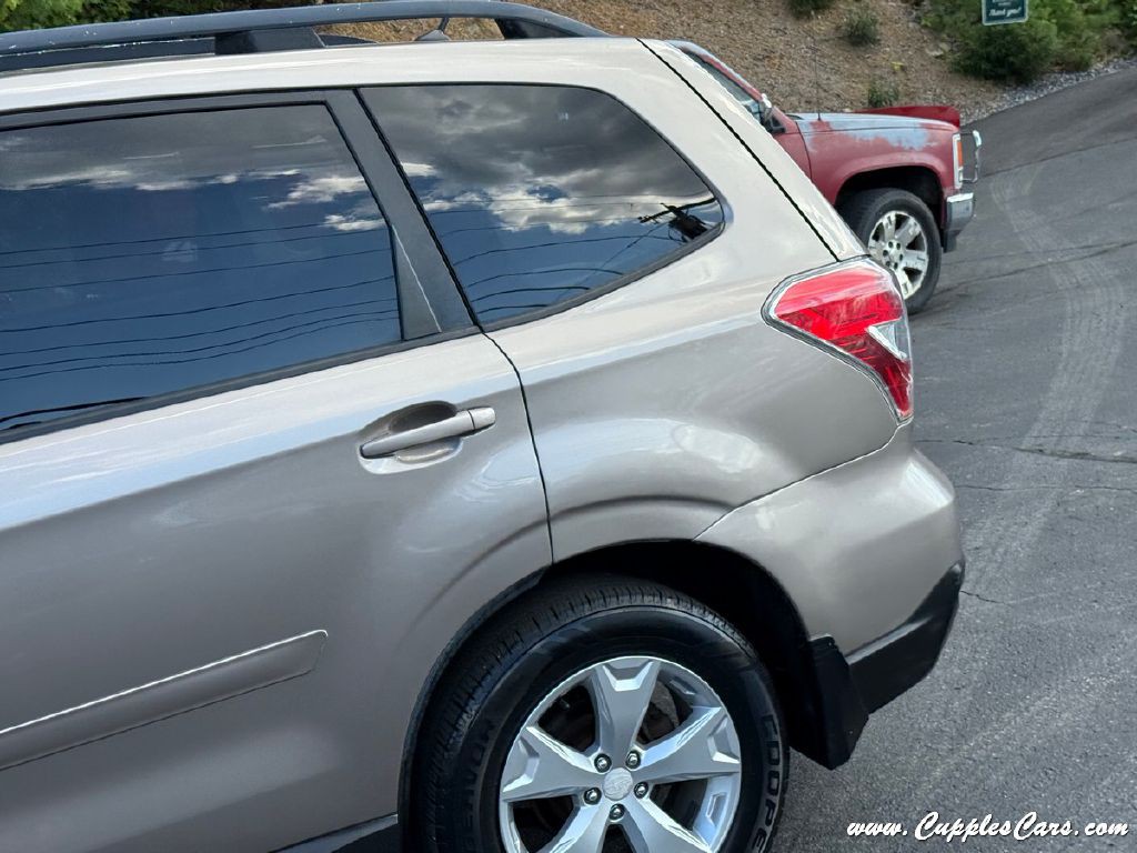 2014 Subaru Forester Image 35