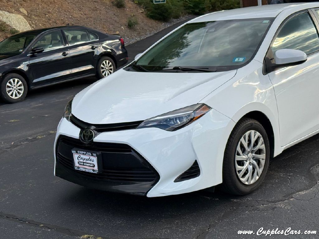 2019 Toyota Corolla Image 32
