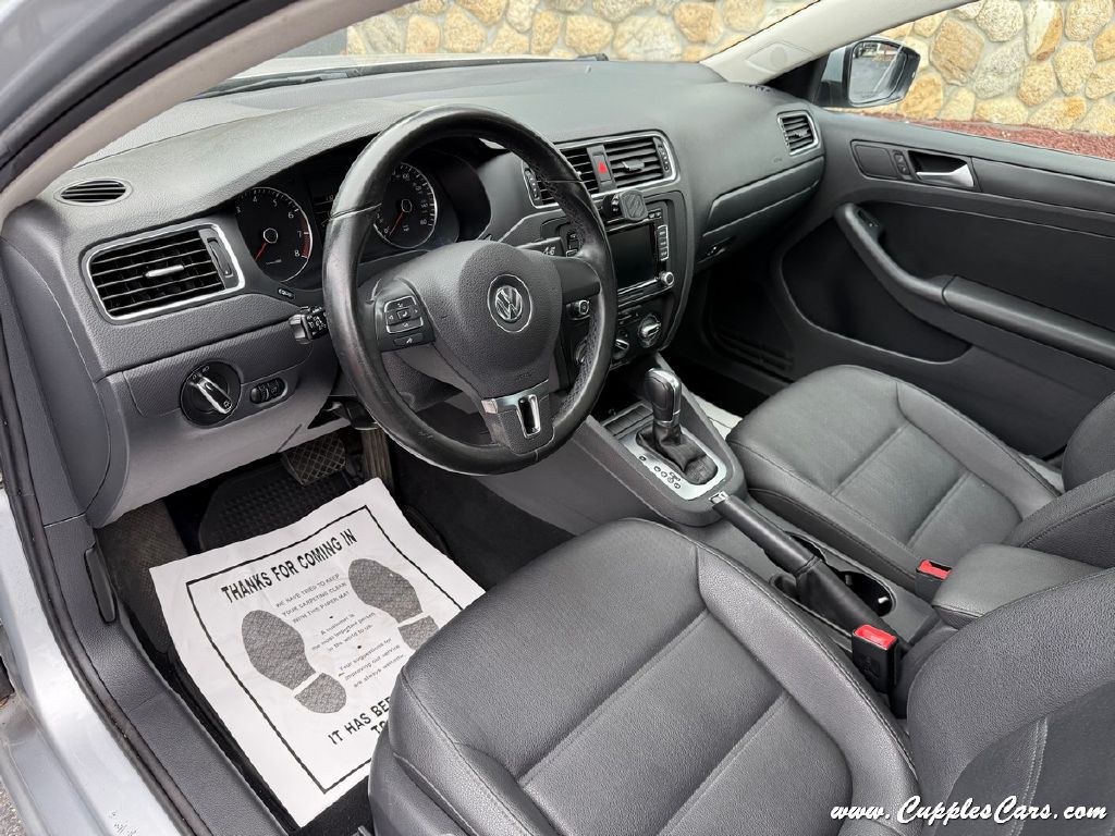 2012 Volkswagen Jetta Image 4