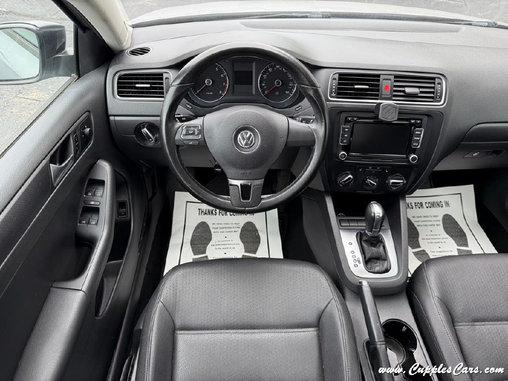 2012 Volkswagen Jetta Image 17