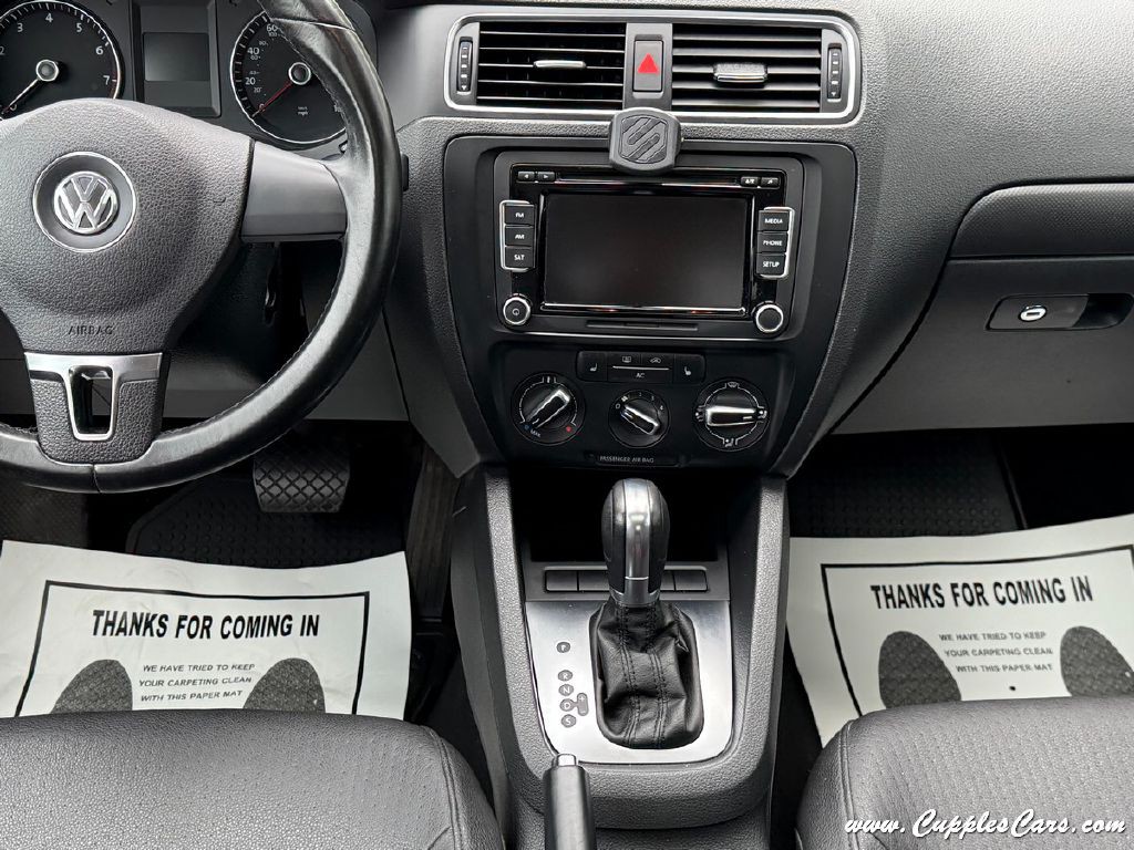 2012 Volkswagen Jetta Image 19