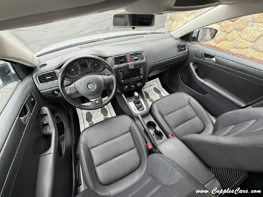 2012 Volkswagen Jetta Image 22