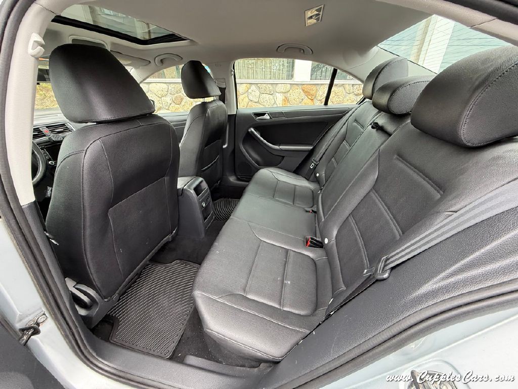 2012 Volkswagen Jetta Image 23