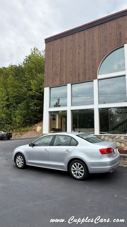 2012 Volkswagen Jetta Image 28