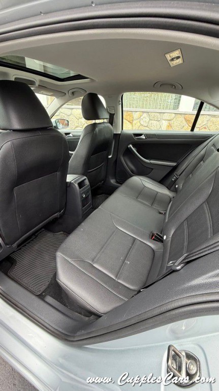 2012 Volkswagen Jetta Image 30