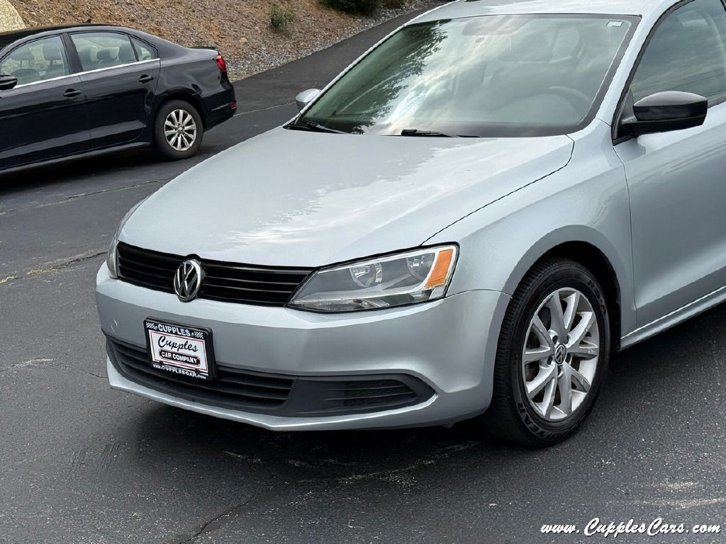 2012 Volkswagen Jetta Image 32