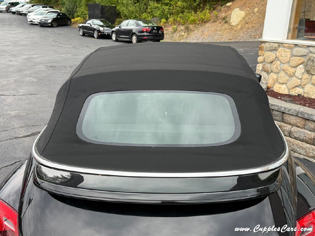 2014 Volkswagen Beetle Image 25