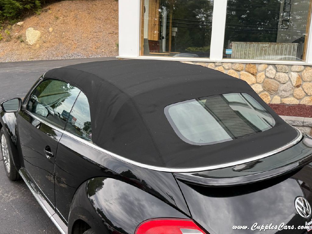 2014 Volkswagen Beetle Image 26