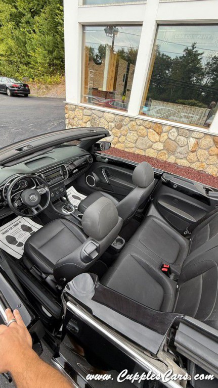 2014 Volkswagen Beetle Image 32