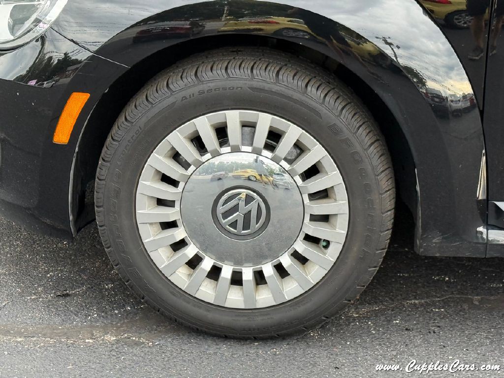 2014 Volkswagen Beetle Image 46
