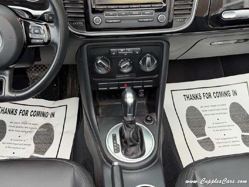 2014 Volkswagen Beetle Image 24