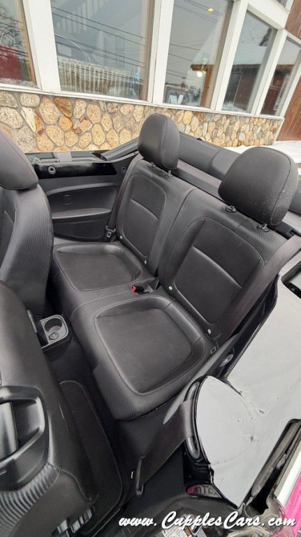 2014 Volkswagen Beetle Image 34
