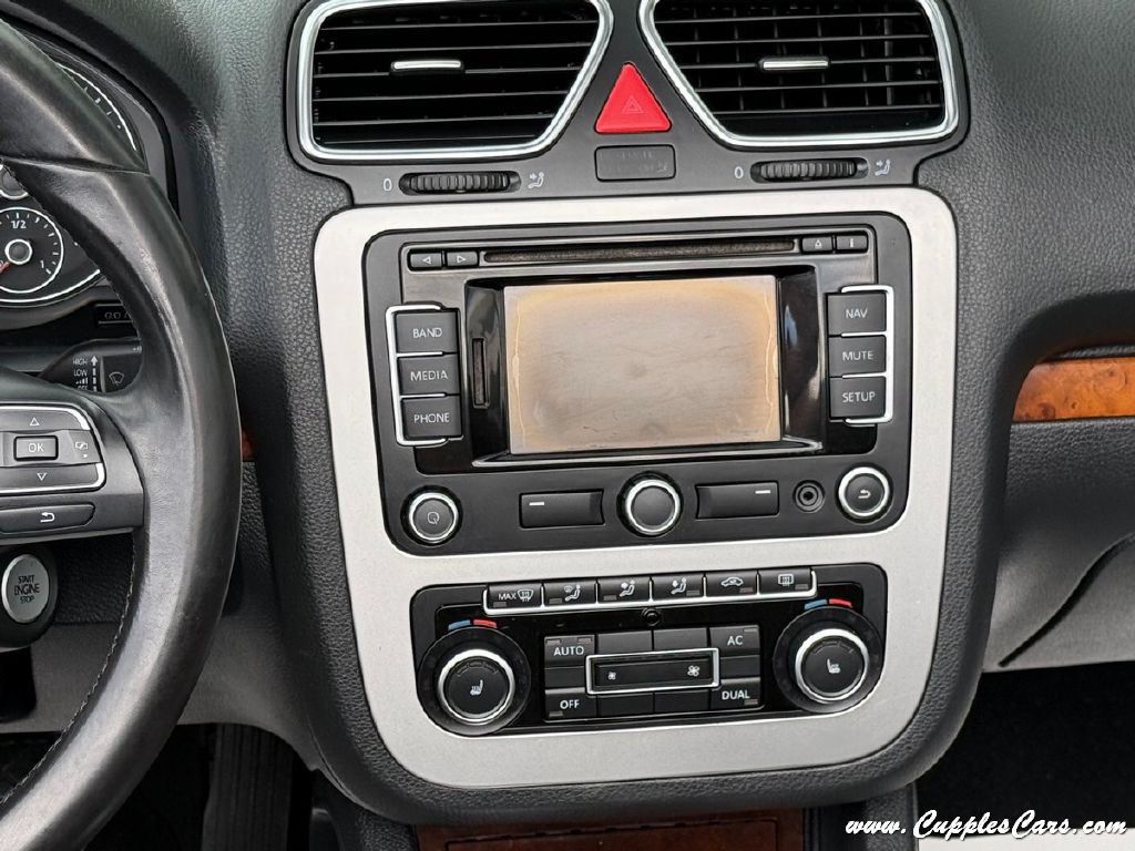 2012 Volkswagen Eos Image 23