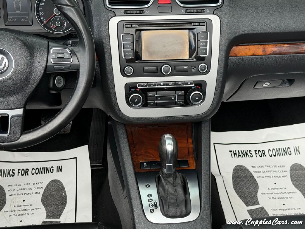 2012 Volkswagen Eos Image 24