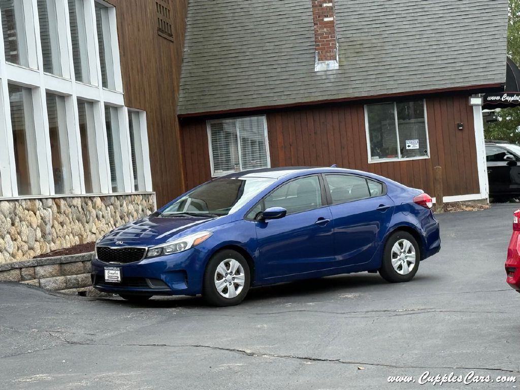 2017 Kia Forte Image 1